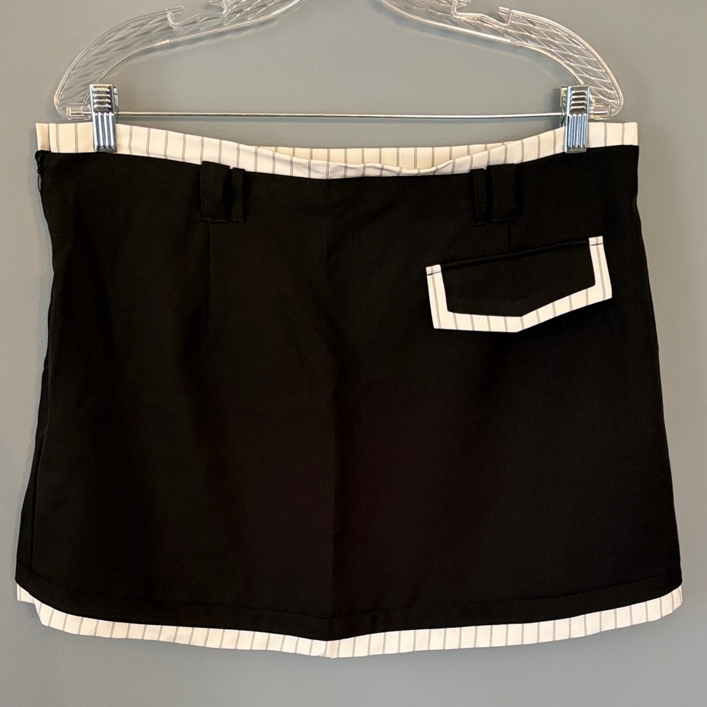 NW SHEIN Black Mini Skirt with White Trim
